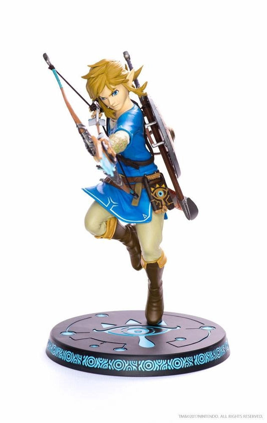 TheLegendofZeldaBreathoftheWildPVCStatueLink